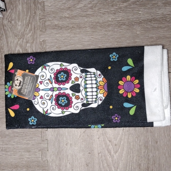 NWT Sugar Skull Travel Mug and 2 Towels Set - Picture 13 of 15